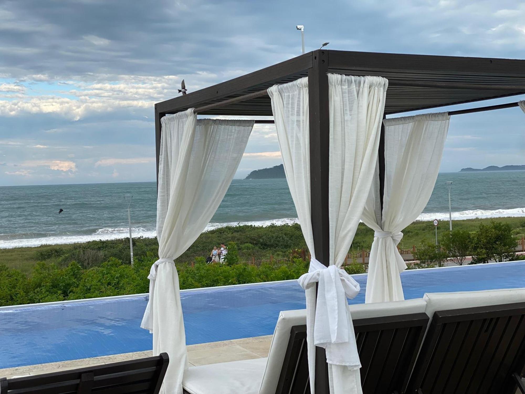 Bali Beach Home Club Rogga Beira Mar - Balneario Piçarras Dış mekan fotoğraf